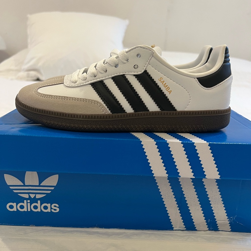Adidas Samba OG Cloud White / Core Black / Clear Granite. IG9030